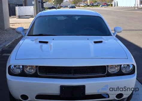 2014 Dodge Challenger Sxt z USA, uszkodzony, nr VIN 2C3CDYAG9EH110774